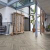 Floorlife YUP herringbone SRC grey PVC-Klik - Afbeelding 3